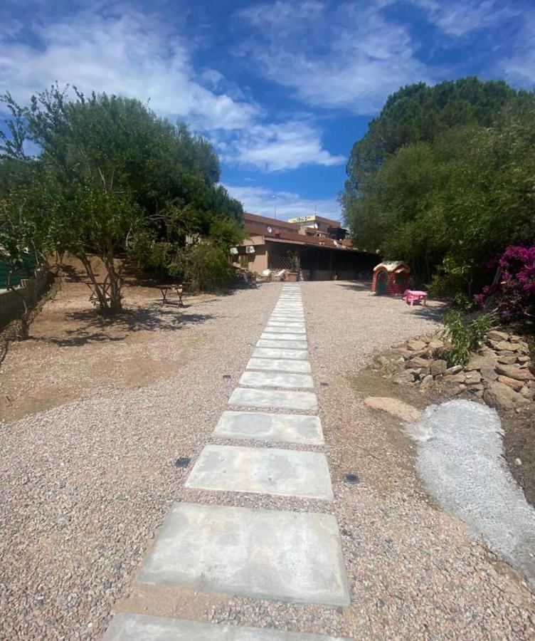 Le Stanze Del Mare Aparthotel Golfo Aranci Exterior photo