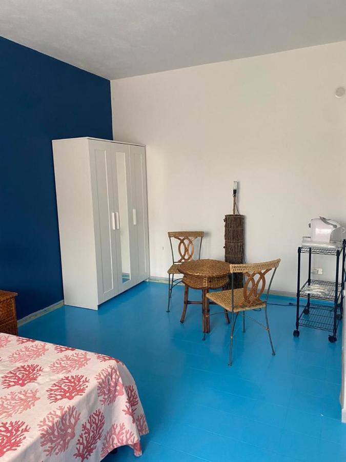 Le Stanze Del Mare Aparthotel Golfo Aranci Exterior photo