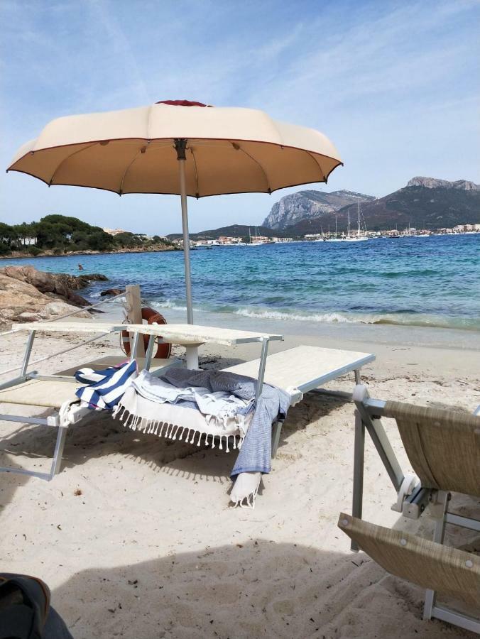 Le Stanze Del Mare Aparthotel Golfo Aranci Exterior photo
